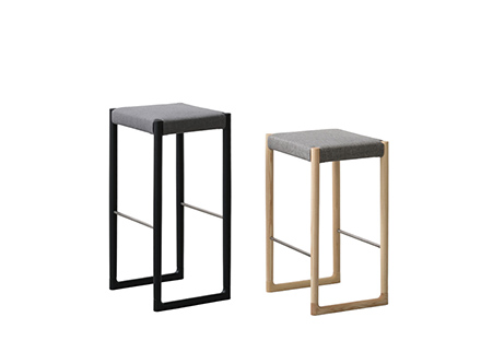 SWEEPY HIGH STOOL