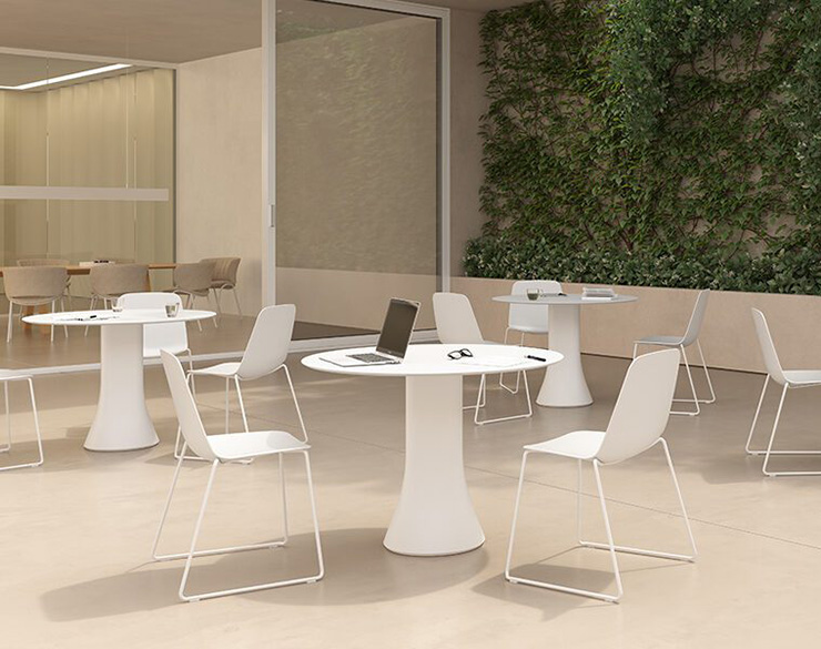 maarten_plastic_outdoor3